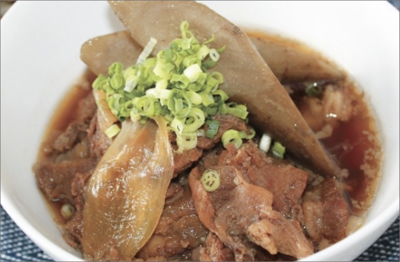 とろモツの煮込み 八丁味噌仕立て