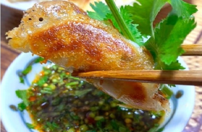 食べるパクチーラー油餃子